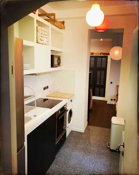 Typical Stylish Parisian Studio - Bastille Area Apartment